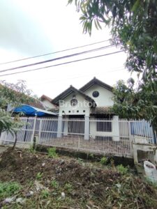 1. Taman Sentosa Cikarang Blok HG